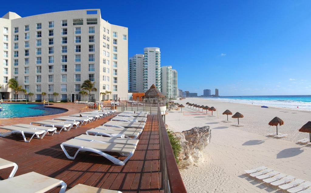 Sunset Royal Hotel Cancun Bagian luar foto