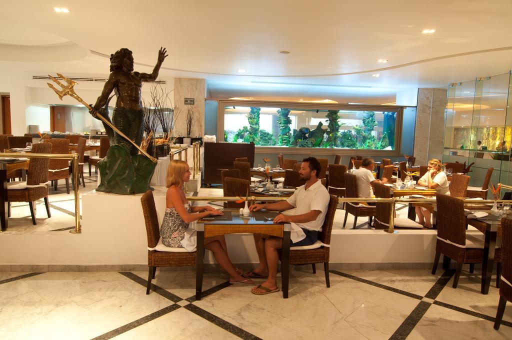 Sunset Royal Hotel Cancun Bagian luar foto