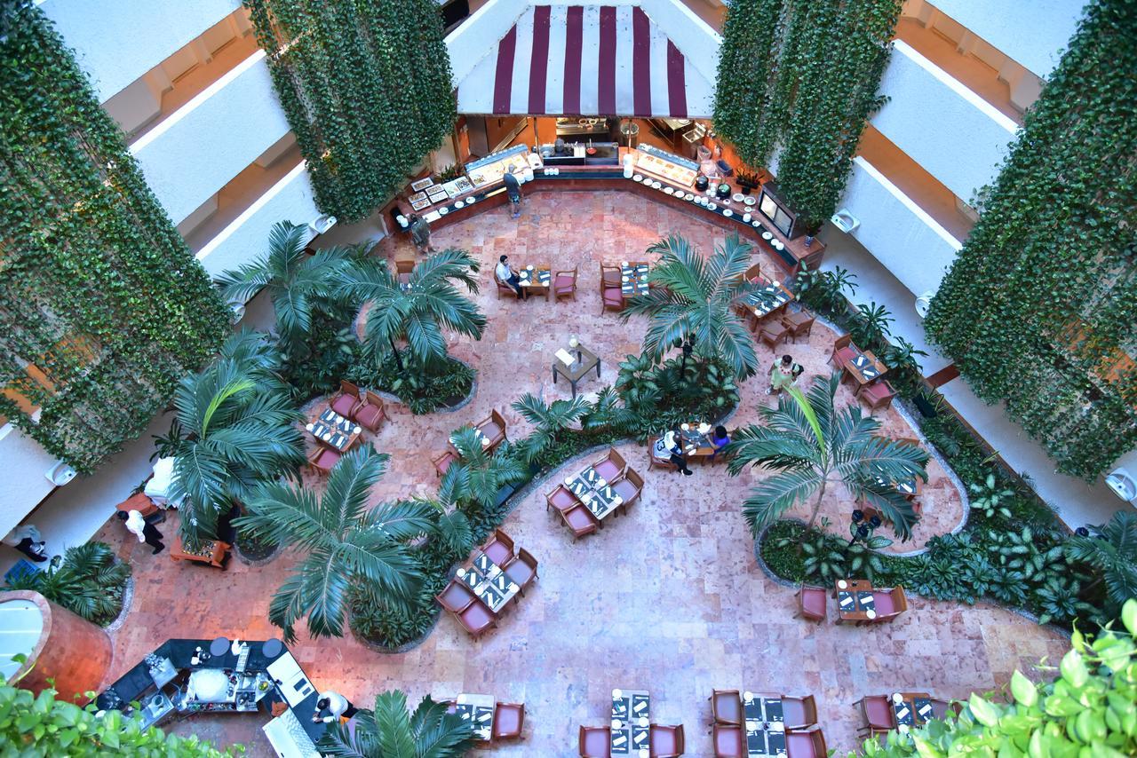 Sunset Royal Hotel Cancun Bagian luar foto